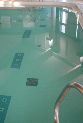 Pool bottom visibility